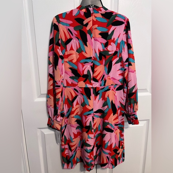 Donna Morgan Women floral
Printed Dress. size 10 - Picture 7 of 8